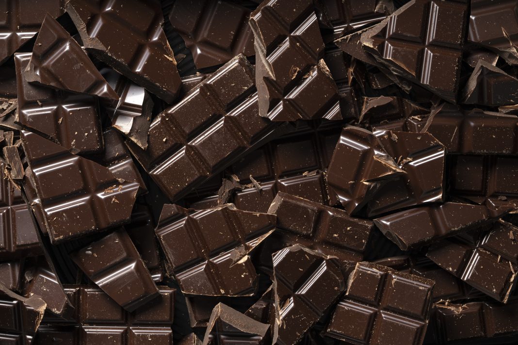 flat-lay-delicious-chocolate-tablets-arrangement